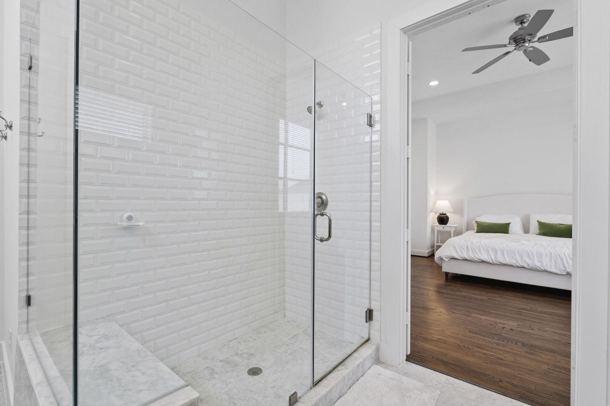 1514 Beall Street Houston, TX 77008 - Photo 27 of 33 Primary bathroom featuring double sinks, large mirror, and modern finishes