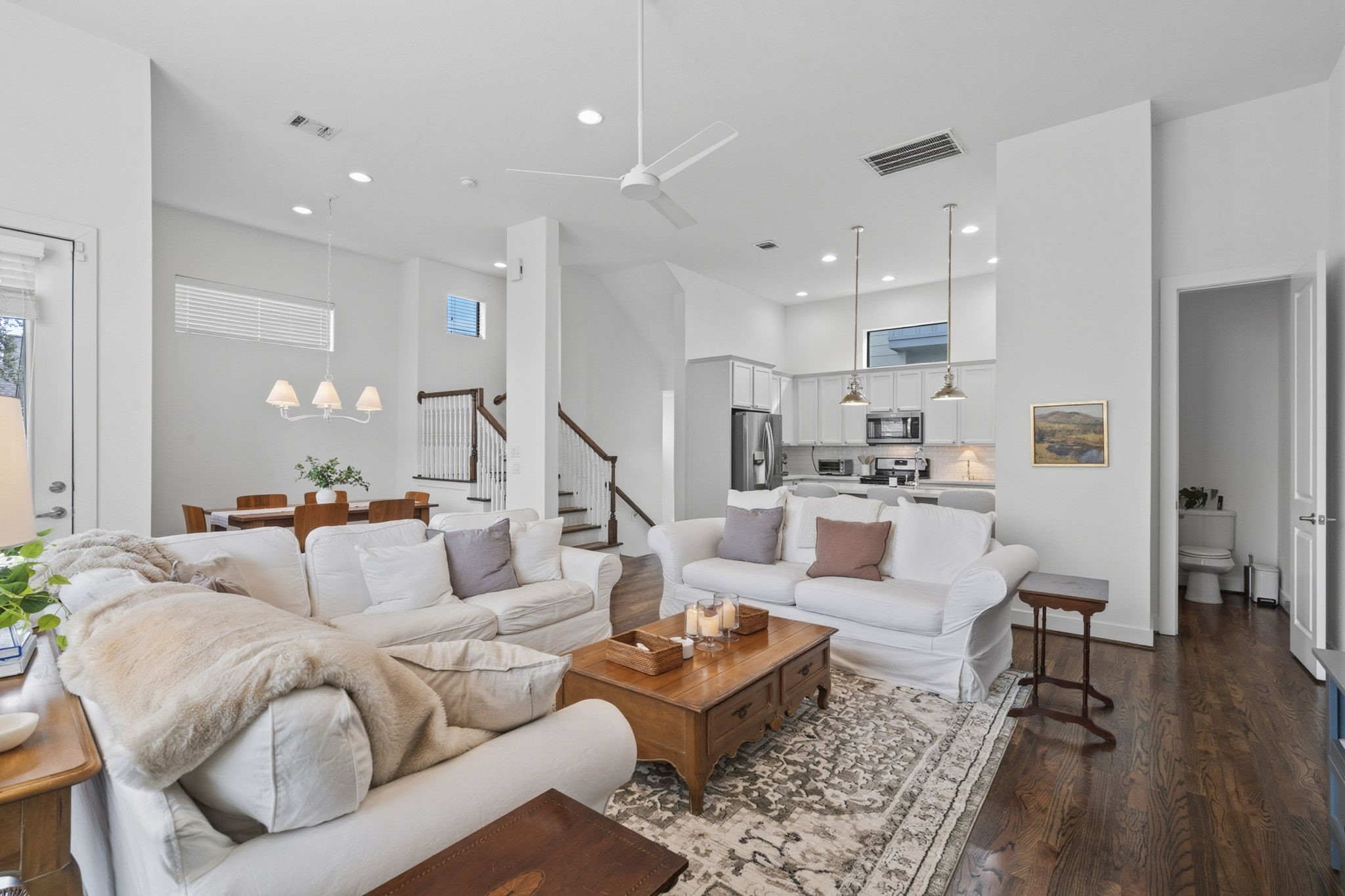 1514 Beall Street Houston, TX 77008 - Photo 10 of 33 Living Room