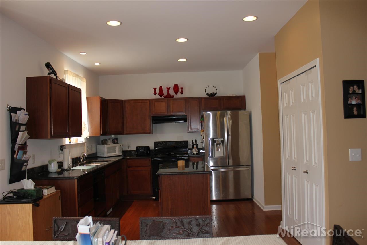 47915 Gloede Road Macomb, MI 48044 - Photo 27 of 29 Kitchen