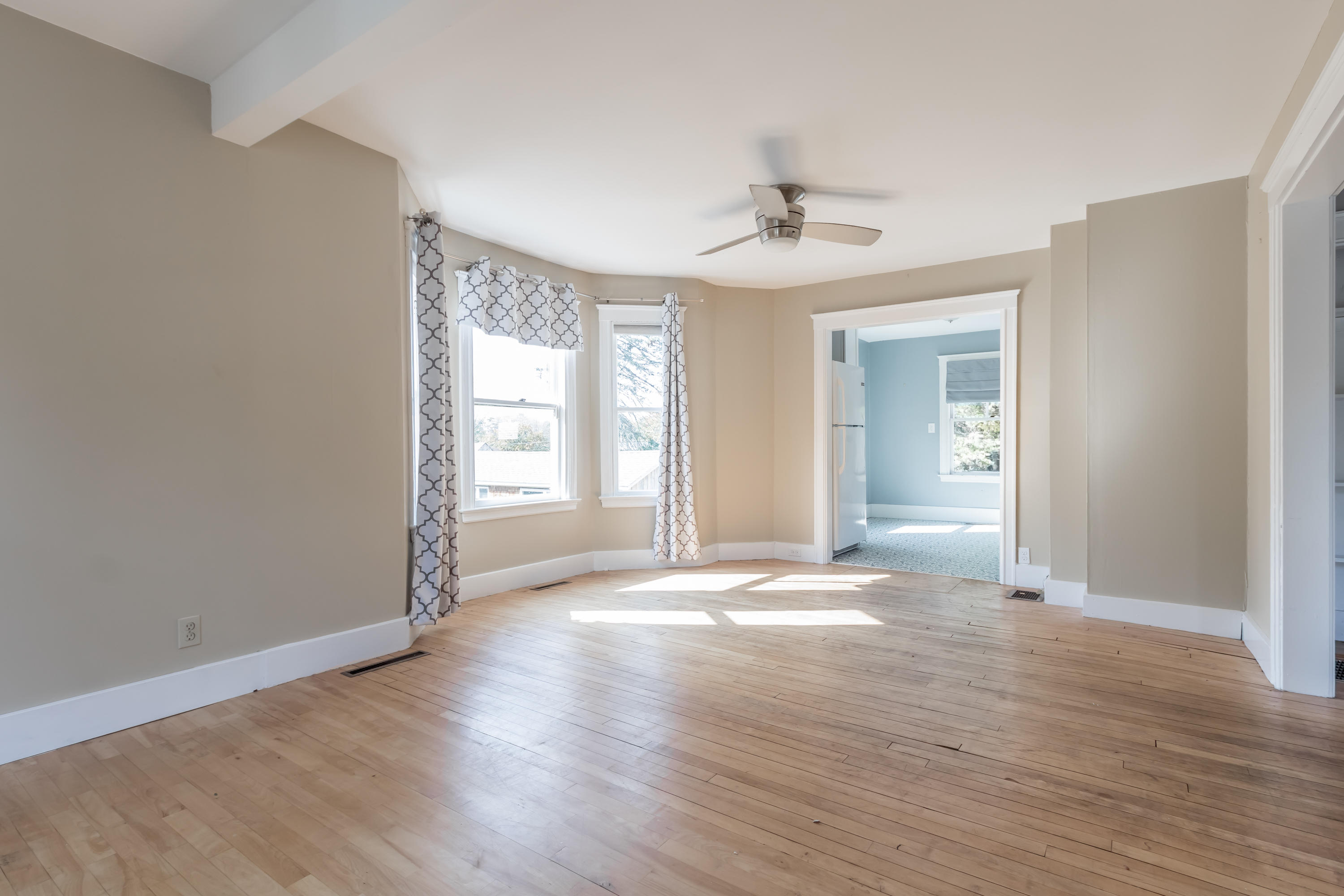 51 Farnham Street Portland, ME 04103 - Photo 10 of 41 living room