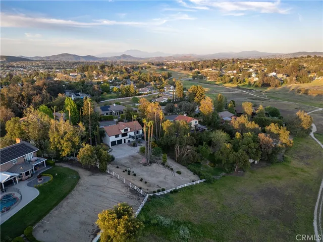 $1,300,000 | 30145 Vía Norte, Temecula, CA 92591