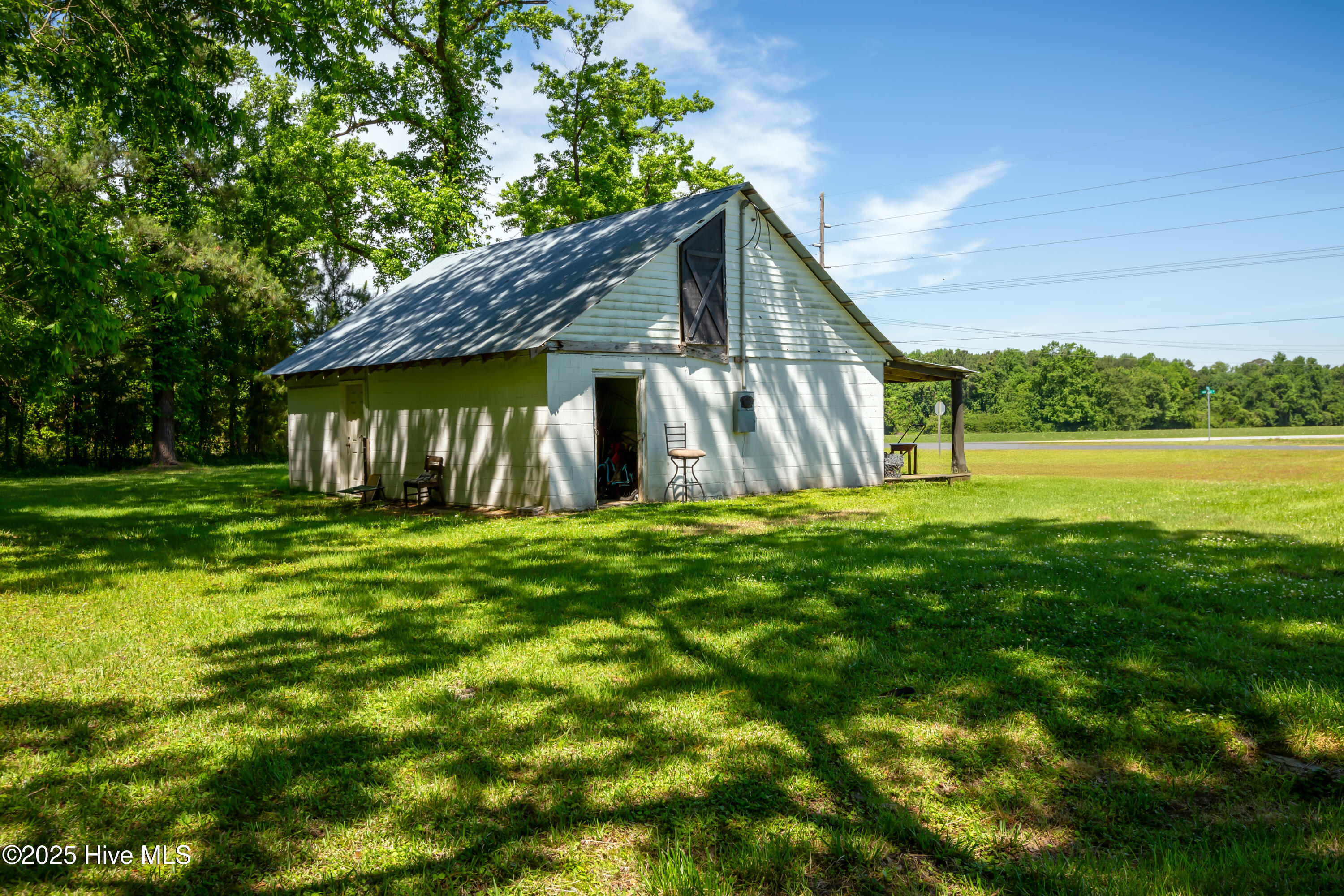 4173 Middle Road Trenton, NC 28585 - Photo 11 of 35 20250507-Rock I (2358 of 1)