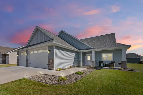 $549,900 | 38209 Everett Avenue, North Branch, MN 55056