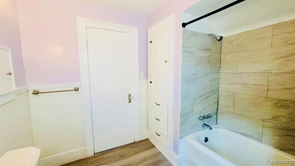 8071 Harding Center Line, MI 48015 - Photo 24 of 32 Gallery Image 24