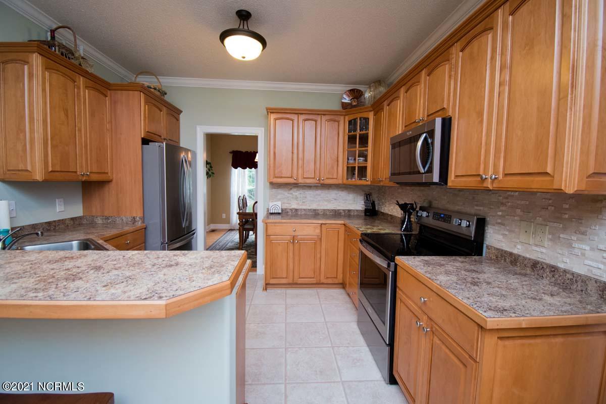 106 Shady Path Cedar Point, NC 28584 - Photo 5 of 75 Walk-through Kitchen