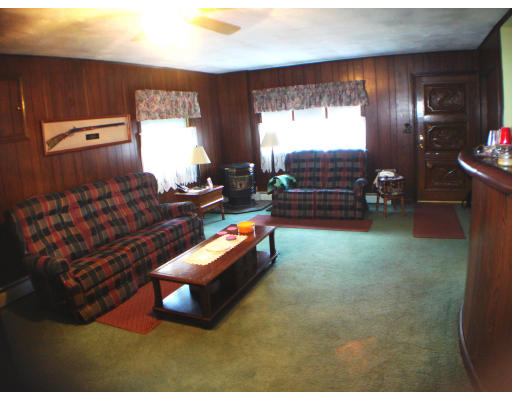 14 Pontiac Road Peabody, MA 01960 - Photo 3 of 21 Gallery Image 3