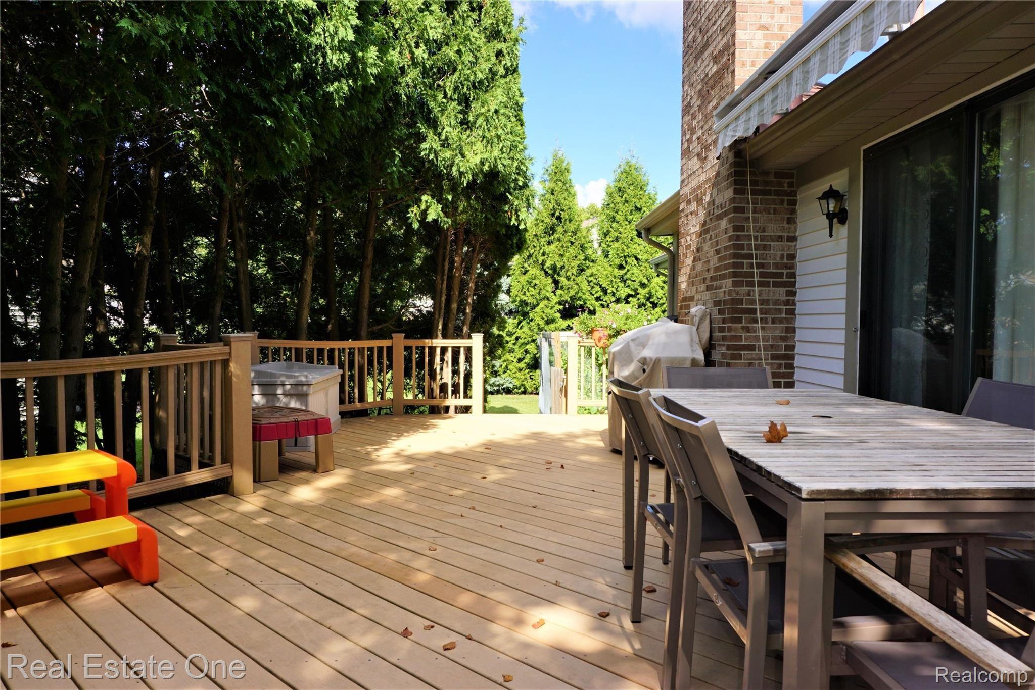 1572 Colony Drive Rochester, MI 48307 - Photo 33 of 35 DSC01970 (2).JPG