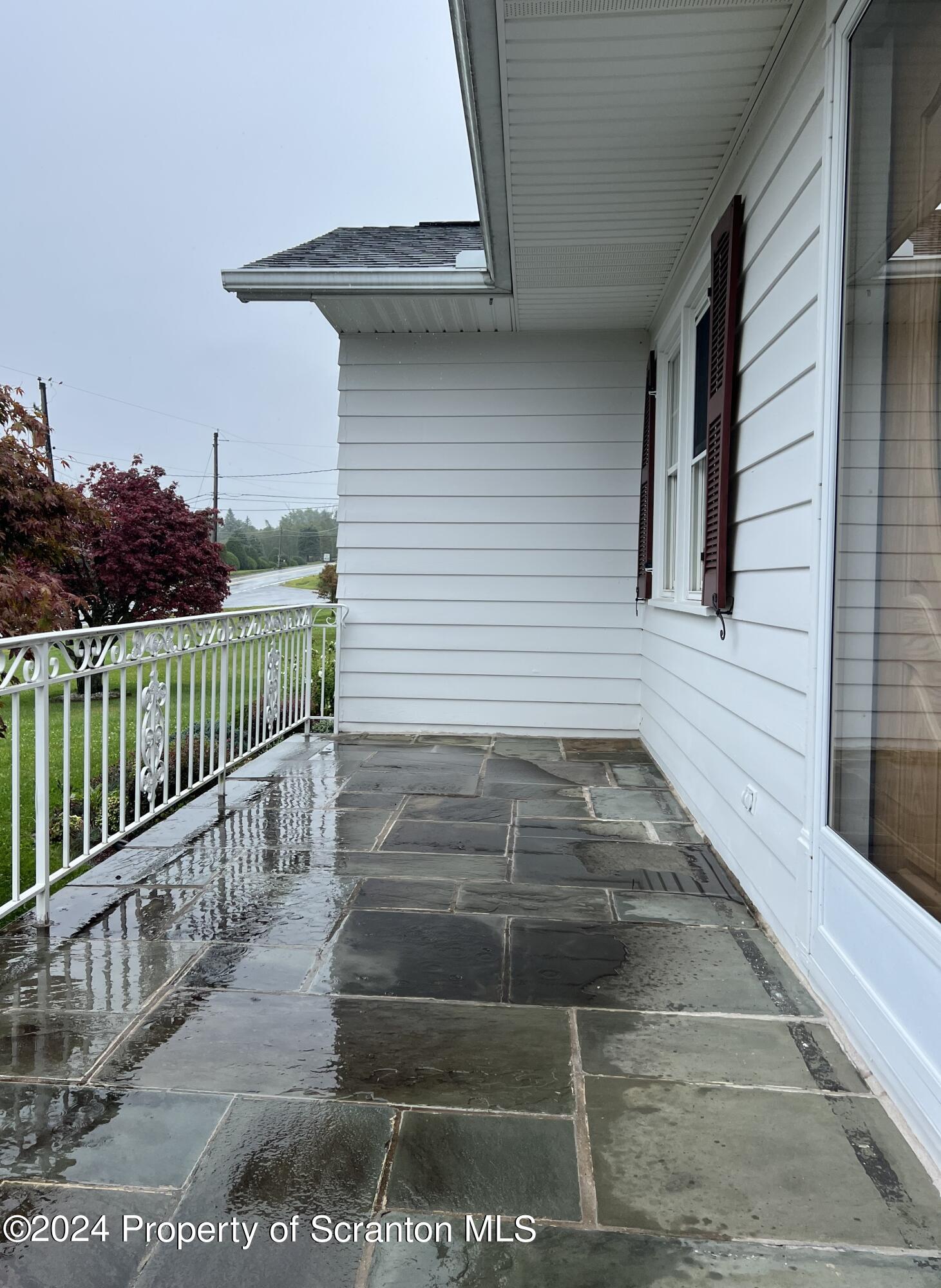 186 Green Grove Road Scott Township, PA 18447 - Photo 3 of 50 Gallery Image 3