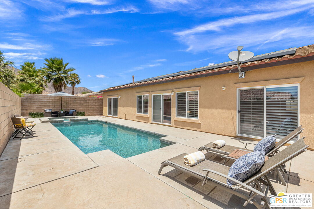 827 Alta Ridge Palm Springs, CA 92262 - Photo 7 of 37
