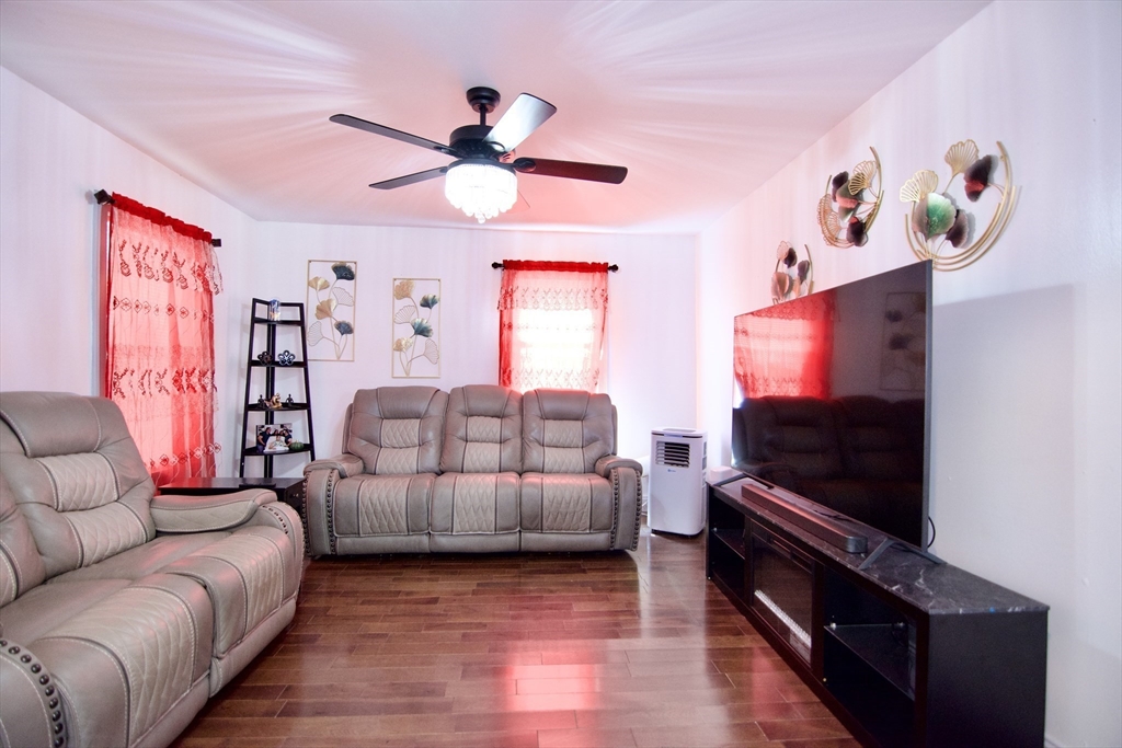 234 Eastern Avenue Springfield, MA 01109 - Photo 6 of 35 Gallery Image 6