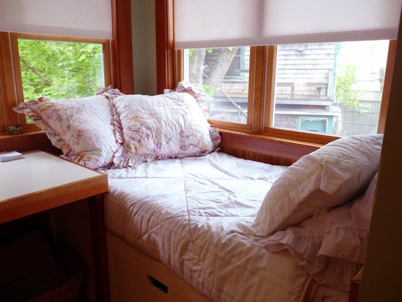 3 Lookout Way Northeast Harbor, ME 04662 - Photo 6 of 14 Office off the living room with a berth