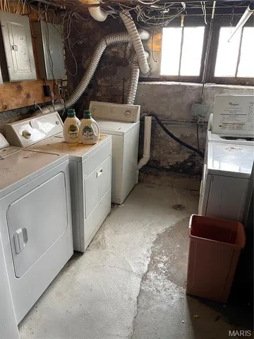 $1,095 | 1340 Yale Avenue, Unit 2S, Richmond Heights, MO 63117