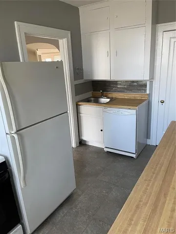 $1,095 | 1340 Yale Avenue, Unit 2S, Richmond Heights, MO 63117