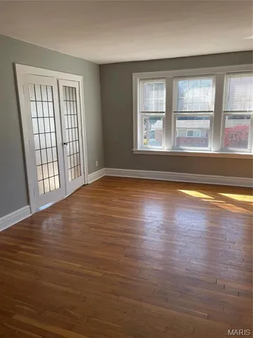 $1,095 | 1340 Yale Avenue, Unit 2S, Richmond Heights, MO 63117