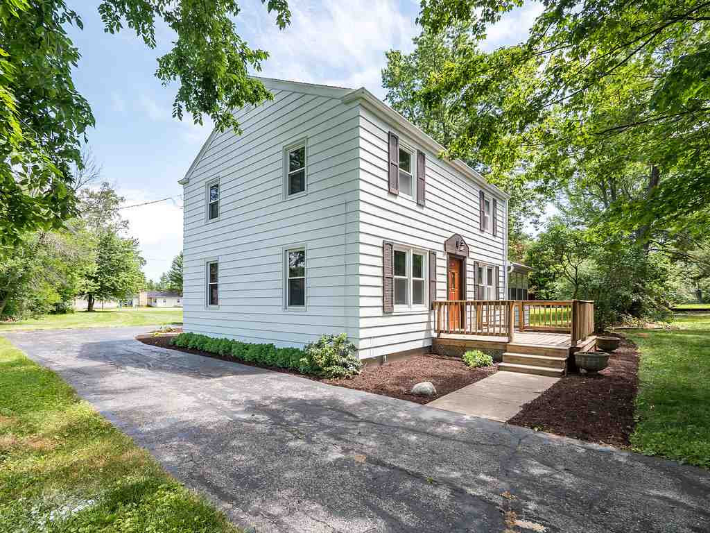 4226 Leesburg Road Fort Wayne, IN 46808 - Photo 1 of 33