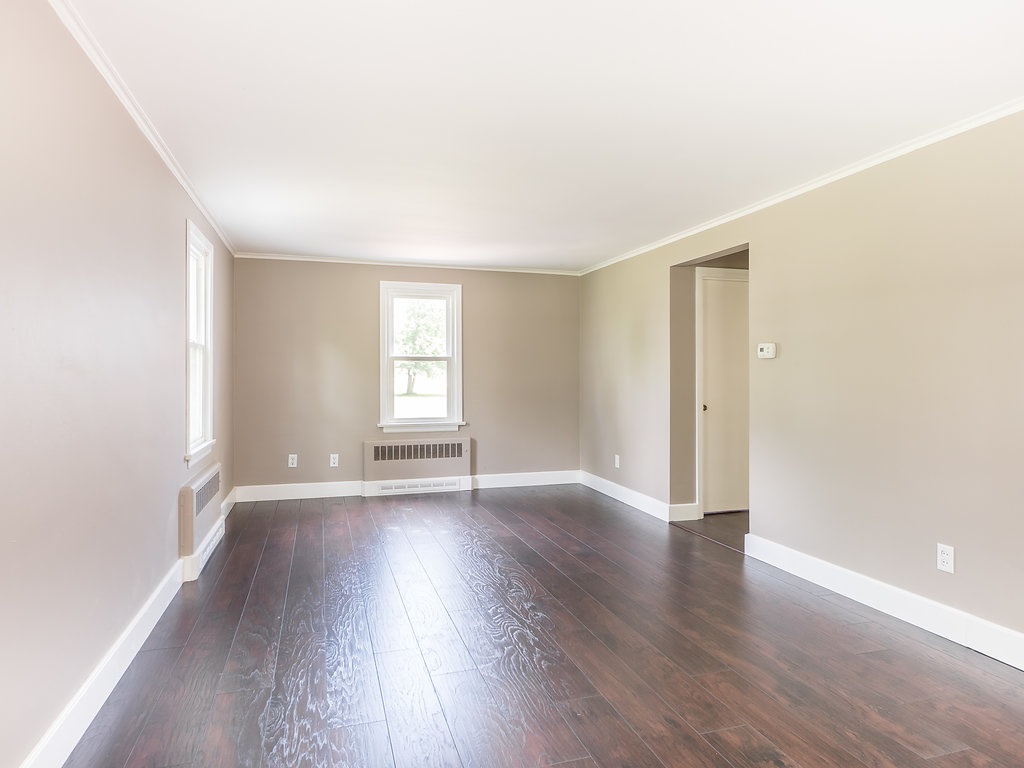 4226 Leesburg Road Fort Wayne, IN 46808 - Photo 2 of 33
