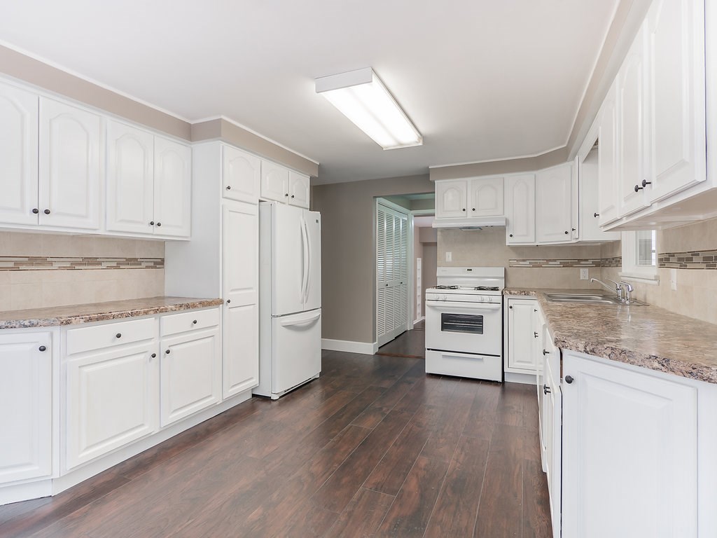 4226 Leesburg Road Fort Wayne, IN 46808 - Photo 4 of 33