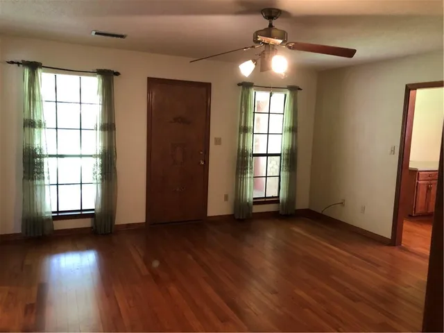 $1,500 | 315 West 9th Avenue, Covington, LA 70433