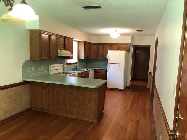 $1,500 | 315 West 9th Avenue, Covington, LA 70433