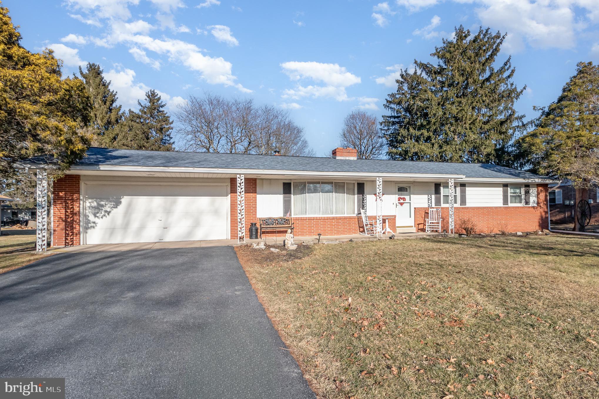 429 Springlake Road Harrisburg, PA 17112 - Photo 1 of 33 Welcome to 429 Springlake Road!