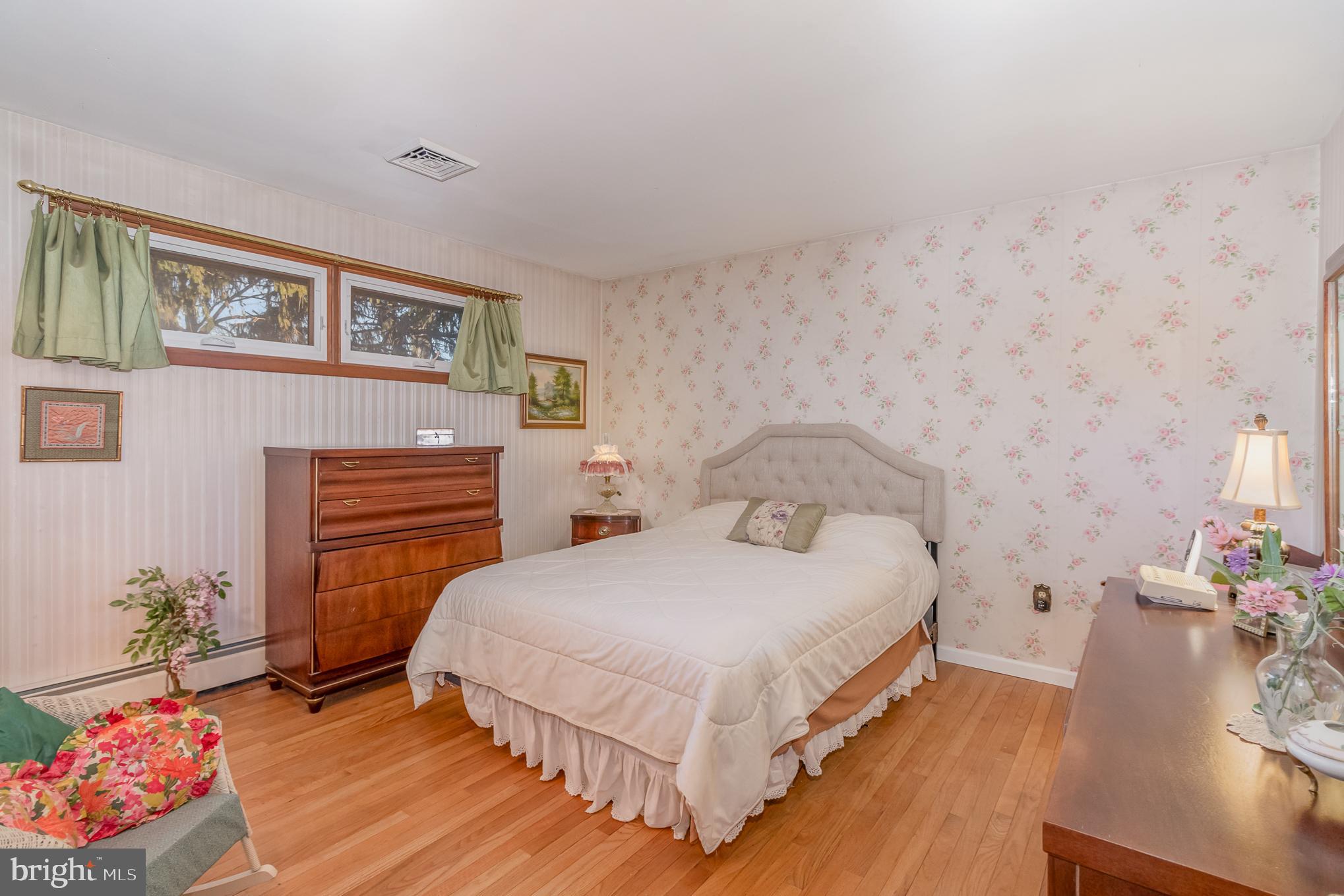429 Springlake Road Harrisburg, PA 17112 - Photo 18 of 33 Bedroom #1