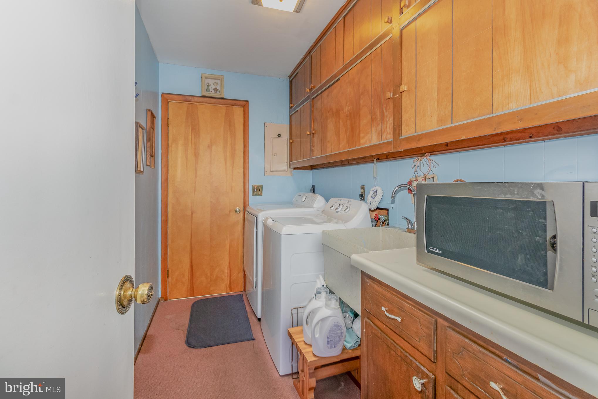 429 Springlake Road Harrisburg, PA 17112 - Photo 22 of 33 Laundry Room