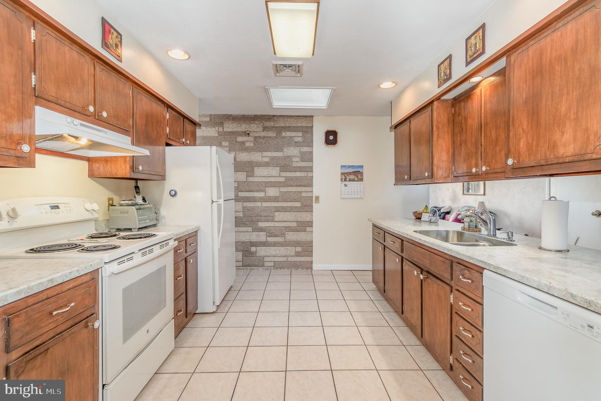 429 Springlake Road Harrisburg, PA 17112 - Photo 9 of 33 Gallery Image 9