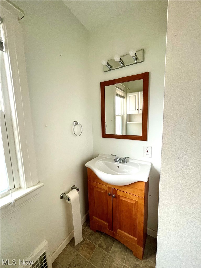 1216 Dayton Street Akron, OH 44310 - Photo 9 of 16 Gallery Image 9