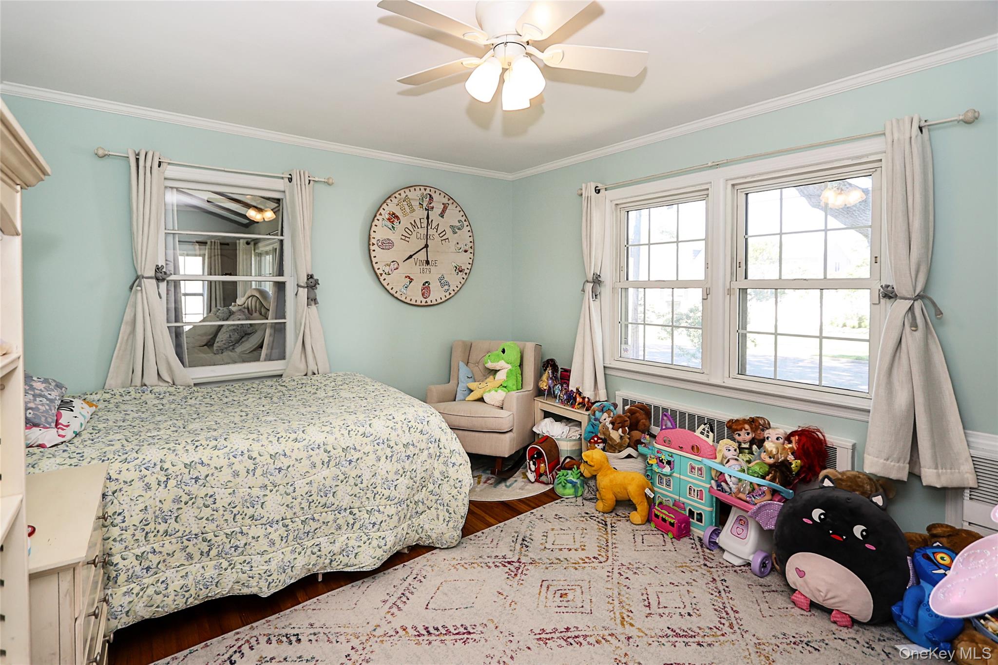 15 Hemlock Street Merrick, NY 11566 - Photo 23 of 47