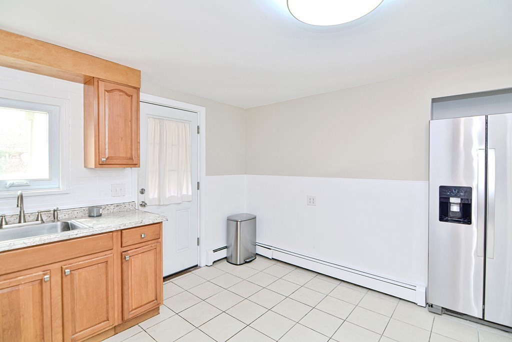 37 Center Street Northbridge, MA 01588 - Photo 20 of 39