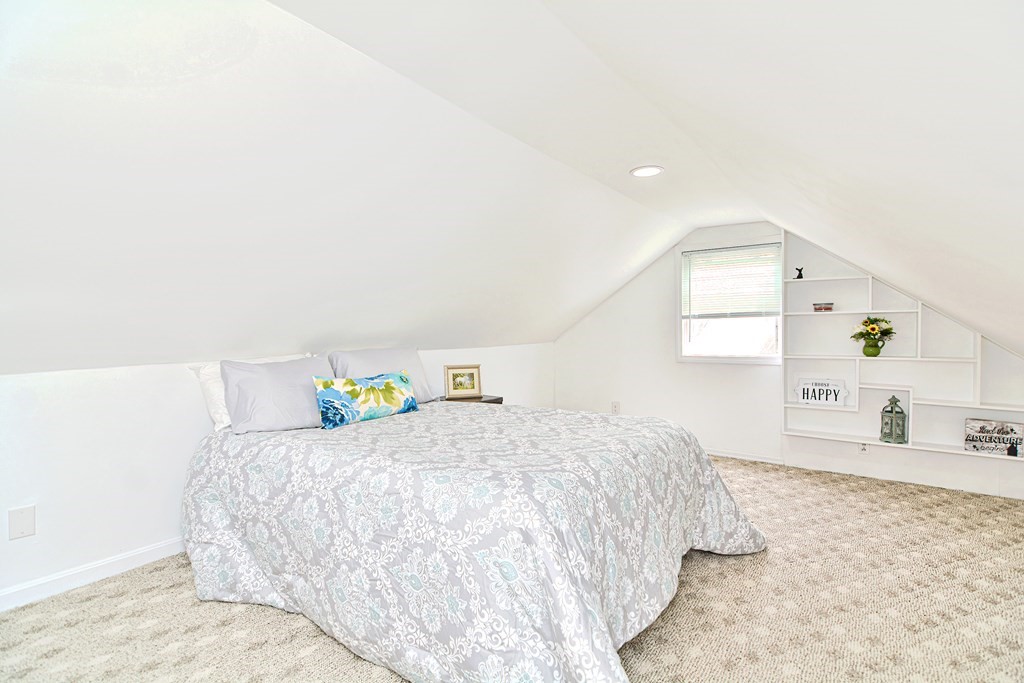 37 Center Street Northbridge, MA 01588 - Photo 22 of 39