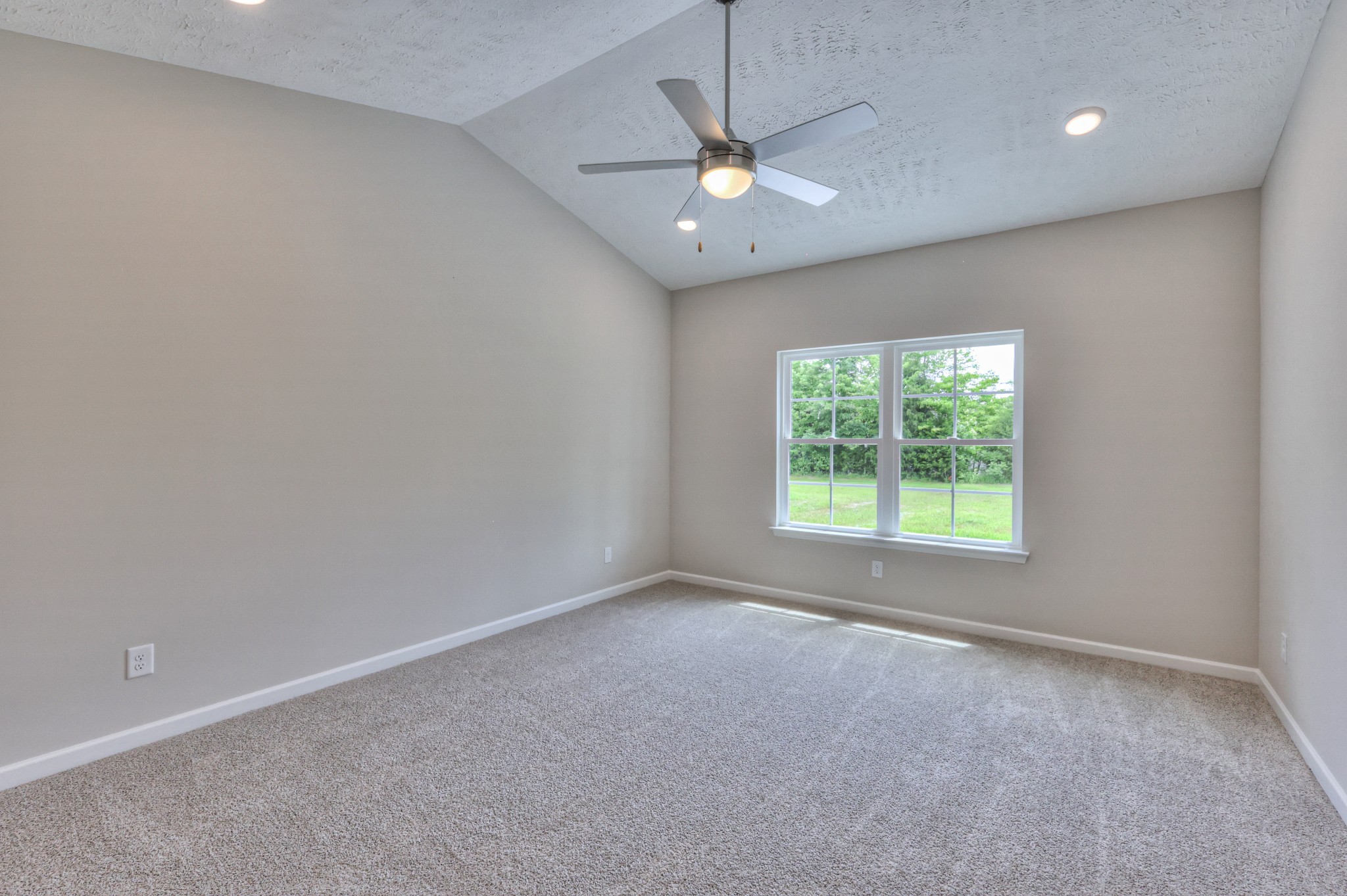 18 North Fork Branch Road Normandy, TN 37360 - Photo 7 of 28 an empty room with a window