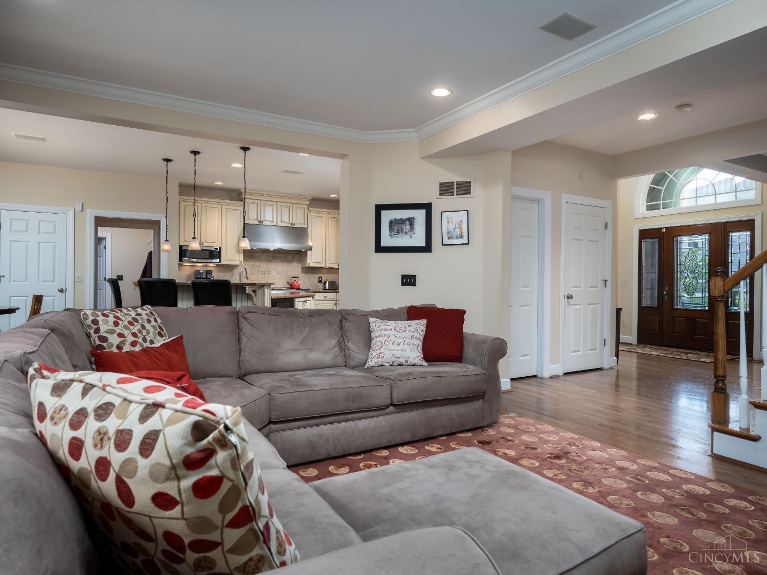 3552 Grandin Road Cincinnati, OH 45226 - Photo 11 of 40 Gallery Image 11
