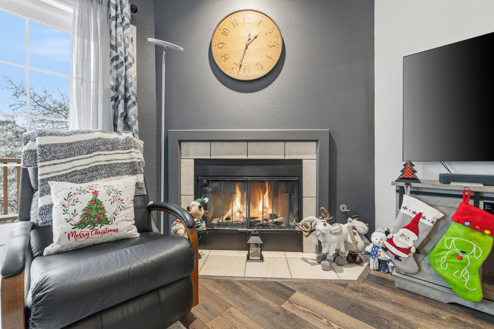 N16-w26593 Tall Reeds Lane, Unit E Pewaukee, WI 53072 - Photo 3 of 32 Living Room