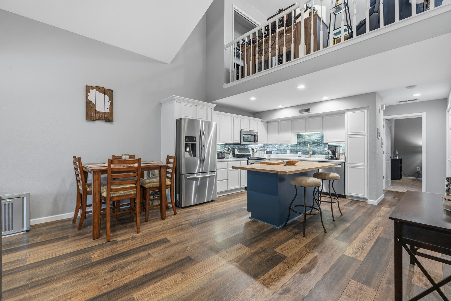 N16-w26593 Tall Reeds Lane, Unit E Pewaukee, WI 53072 - Photo 10 of 32 Dining area