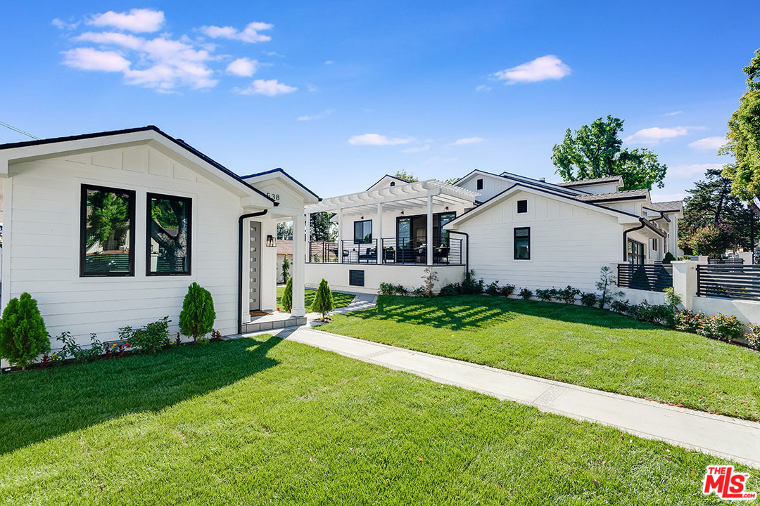 536 Jamestown Road Burbank, CA 91504 - Photo 13 of 54 Gallery Image 13