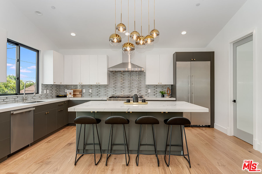 536 Jamestown Road Burbank, CA 91504 - Photo 25 of 54 Gallery Image 25