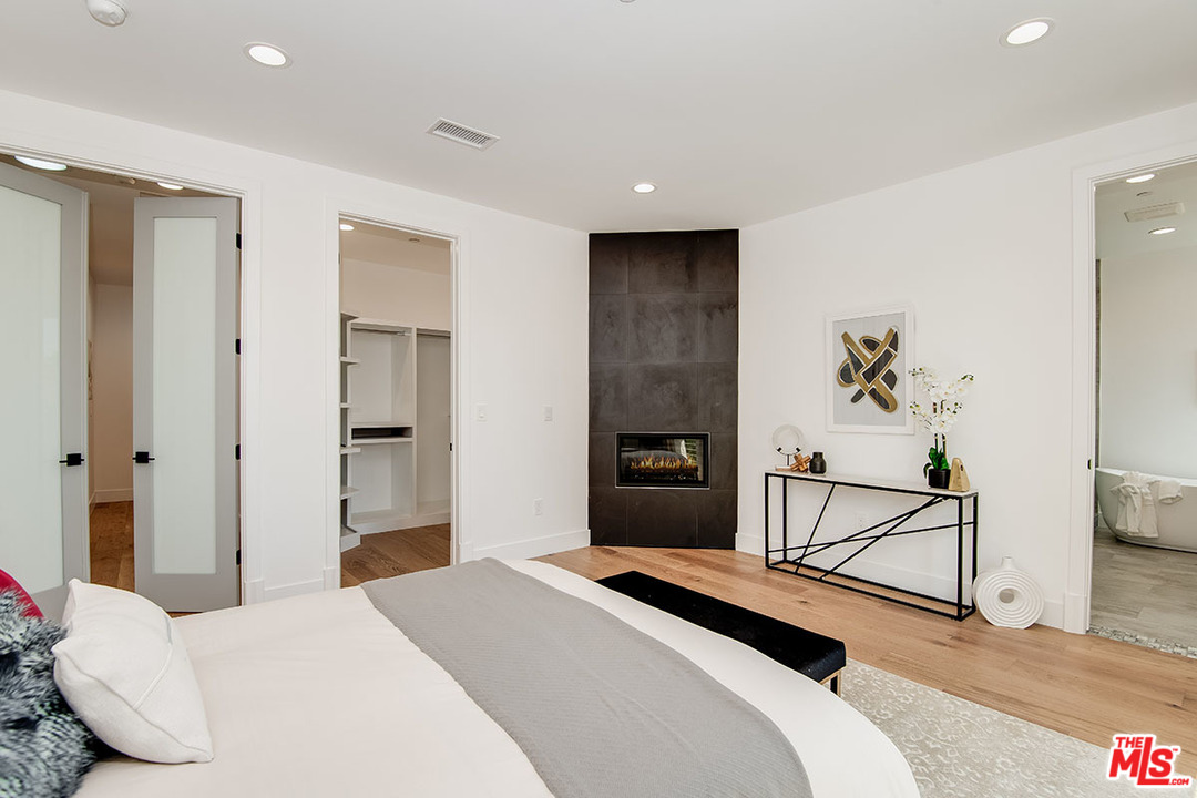 536 Jamestown Road Burbank, CA 91504 - Photo 28 of 54 Gallery Image 28