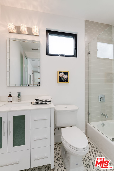 536 Jamestown Road Burbank, CA 91504 - Photo 33 of 54 Gallery Image 33
