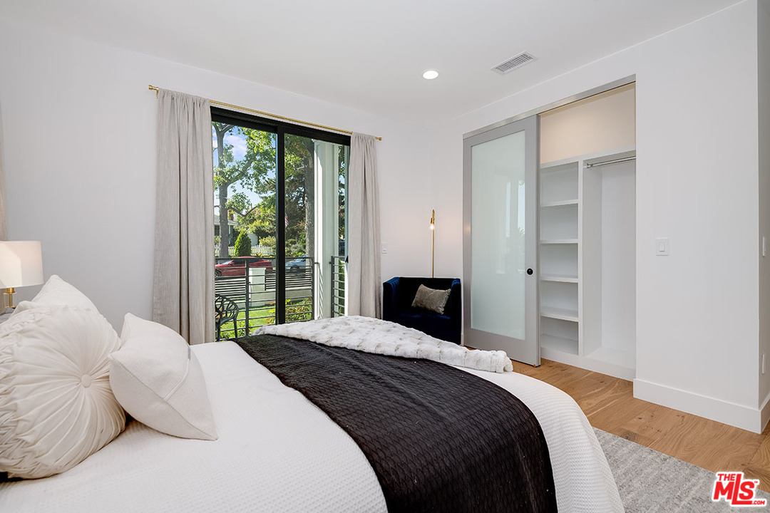 536 Jamestown Road Burbank, CA 91504 - Photo 36 of 54 Gallery Image 36