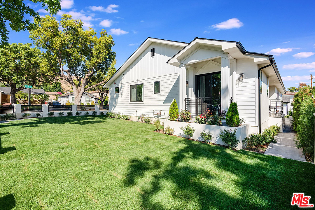536 Jamestown Road Burbank, CA 91504 - Photo 38 of 54 Gallery Image 38