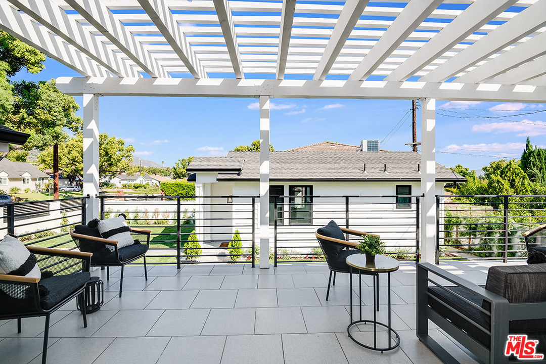 536 Jamestown Road Burbank, CA 91504 - Photo 42 of 54 Gallery Image 42