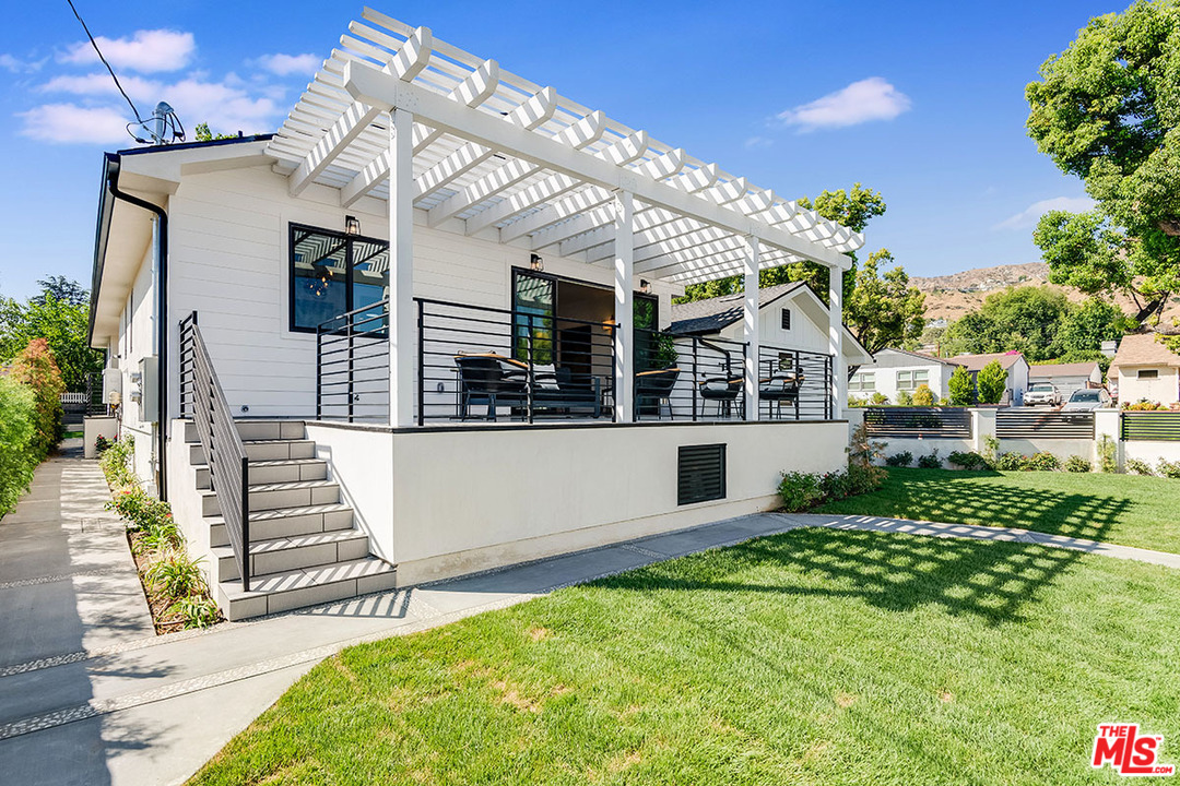 536 Jamestown Road Burbank, CA 91504 - Photo 44 of 54 Gallery Image 44