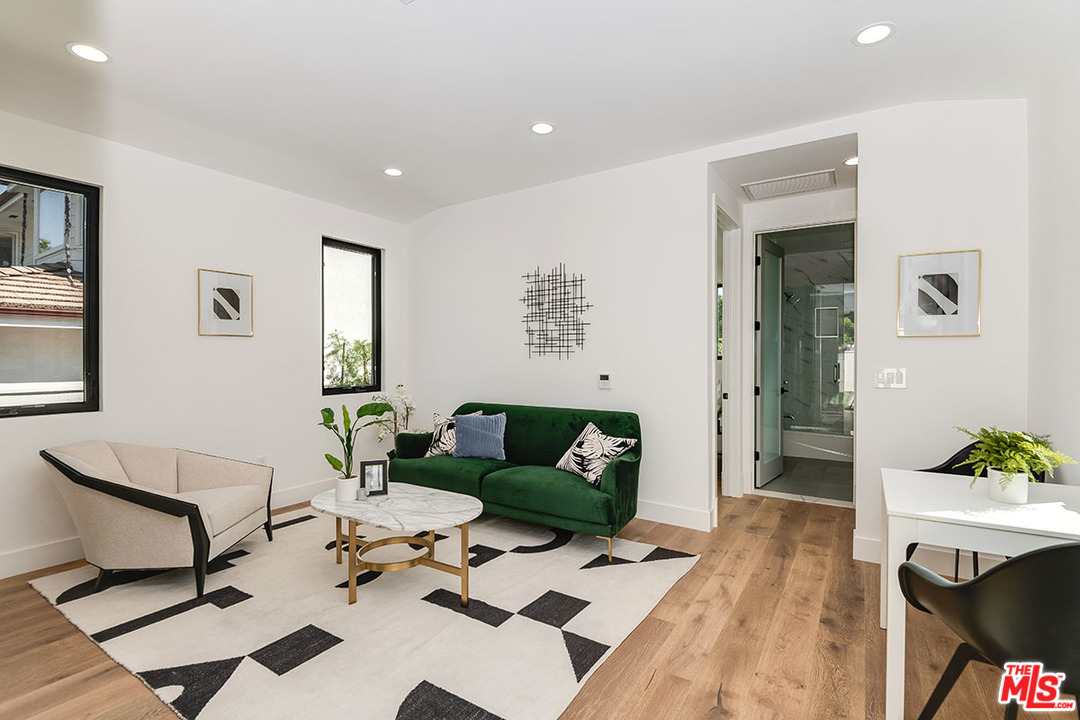 536 Jamestown Road Burbank, CA 91504 - Photo 47 of 54 Gallery Image 47