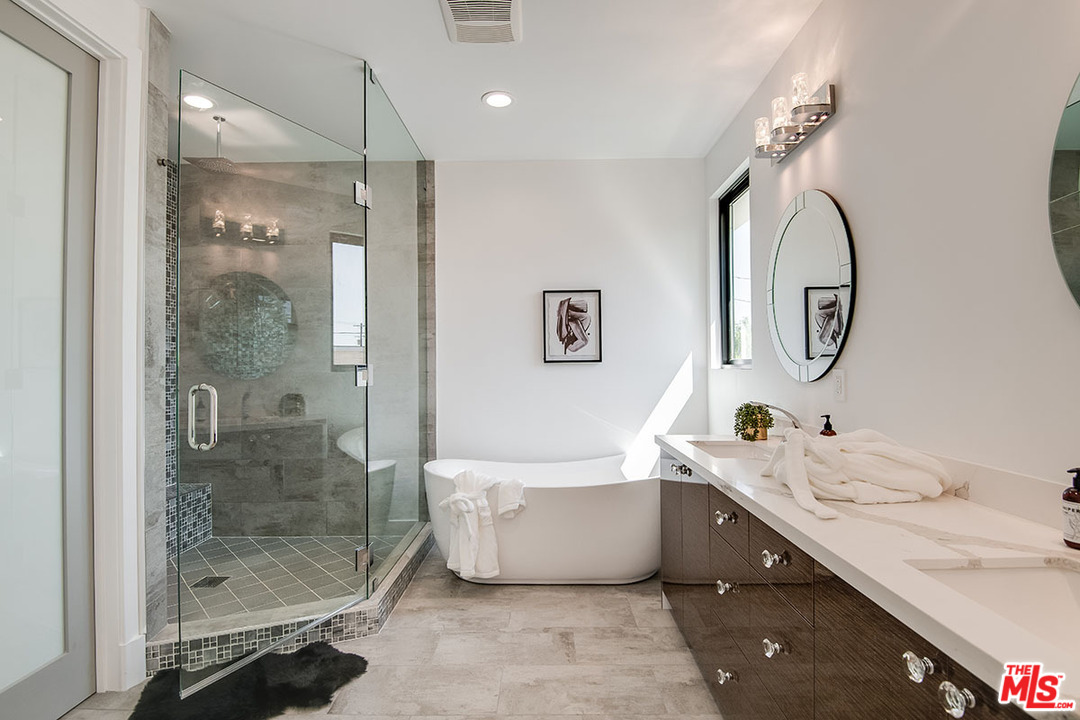 536 Jamestown Road Burbank, CA 91504 - Photo 8 of 54 Gallery Image 8