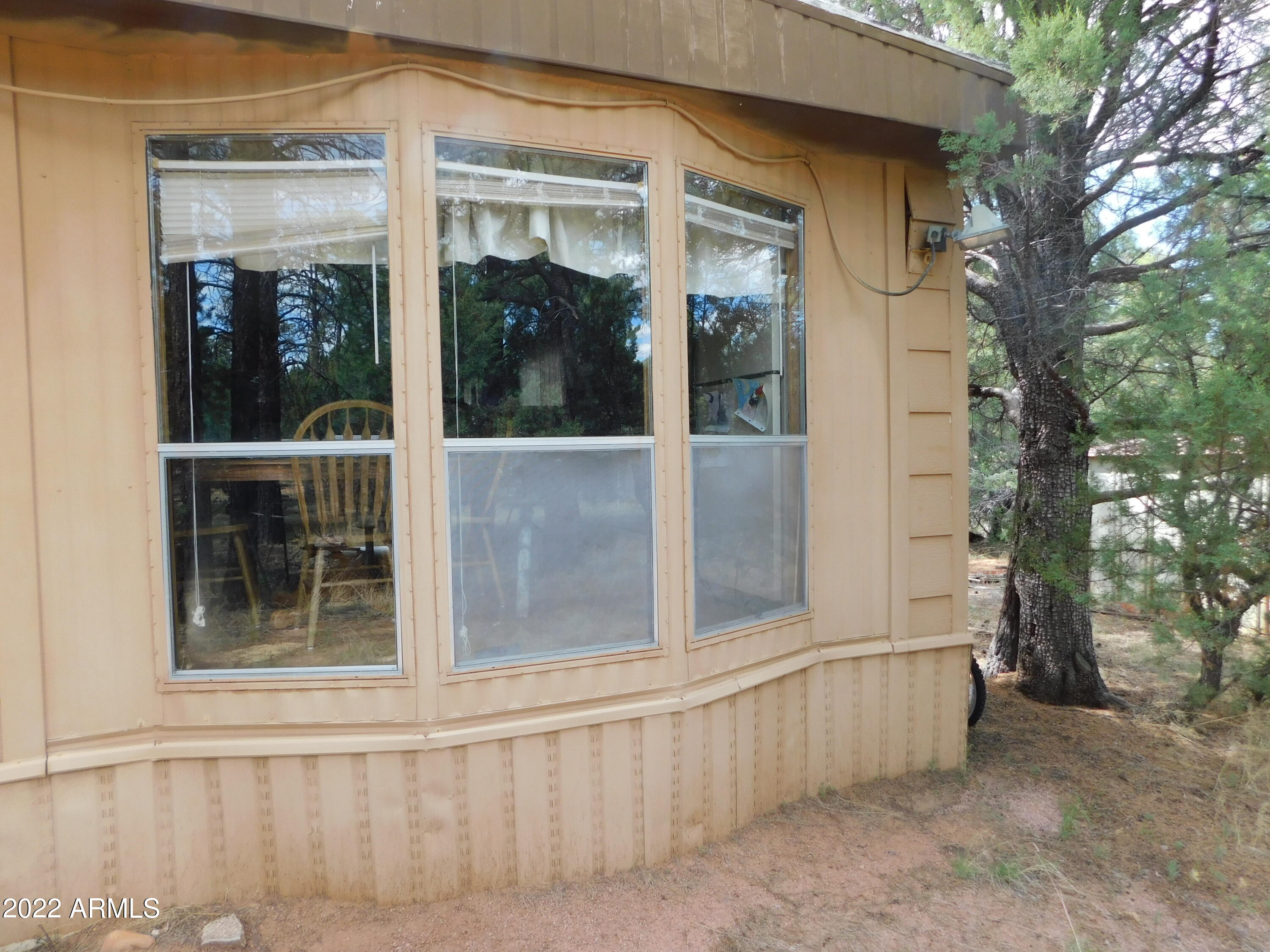2881 Wahoo Road Overgaard, AZ 85933 - Photo 8 of 30 2016-01-01 00.00.00-80