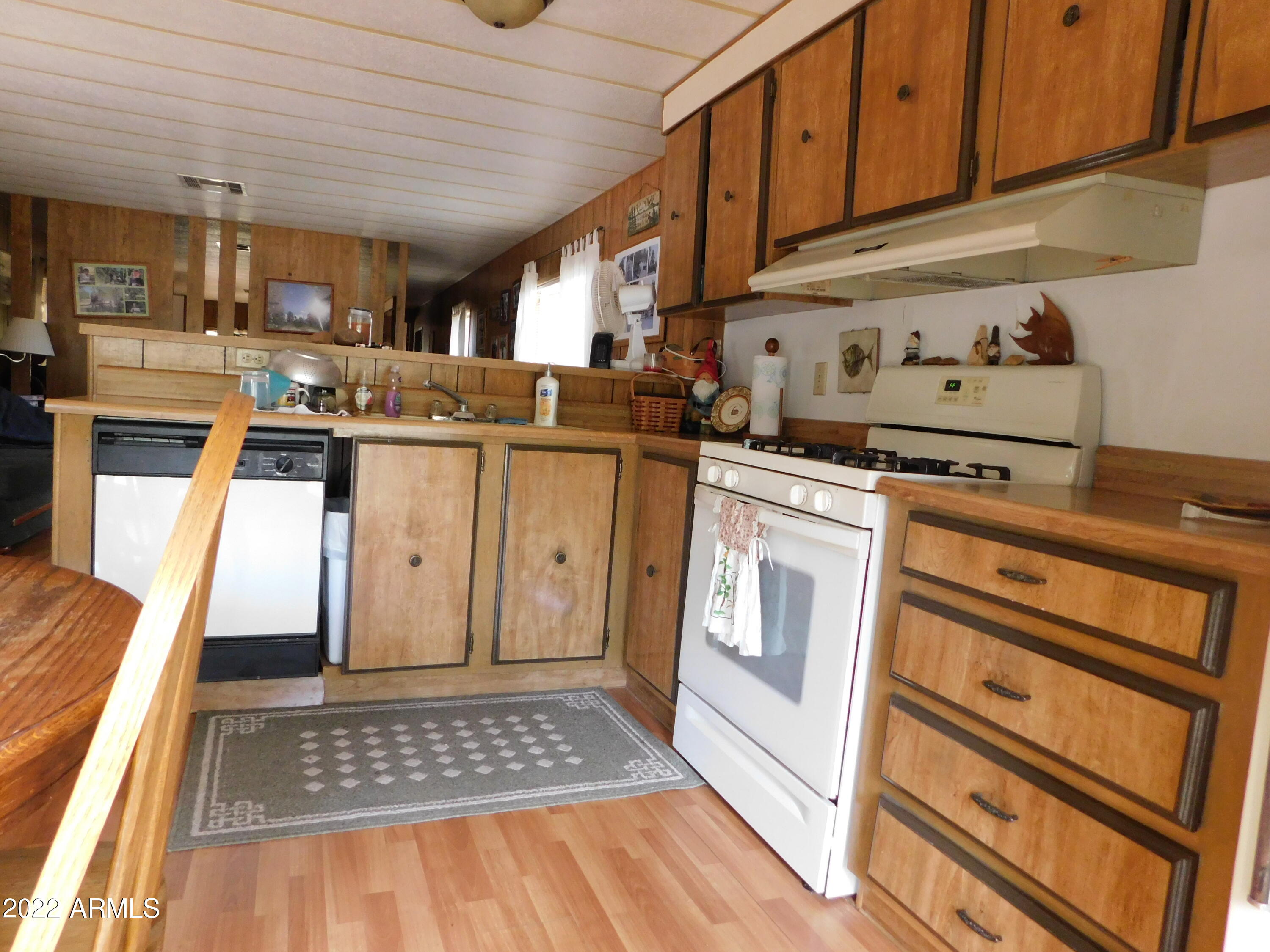 2881 Wahoo Road Overgaard, AZ 85933 - Photo 9 of 30 2016-01-01 00.00.00-81
