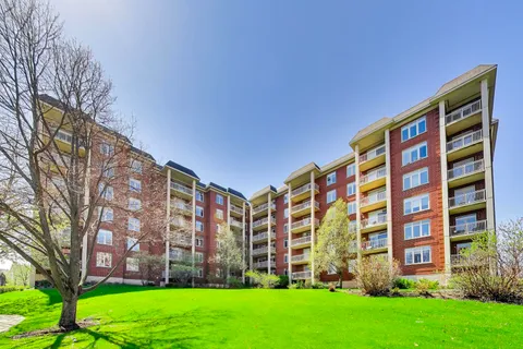 $315,000 | 8400 Callie Avenue, Unit 205, Morton Grove, IL 60053