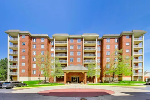 $315,000 | 8400 Callie Avenue, Unit 205, Morton Grove, IL 60053