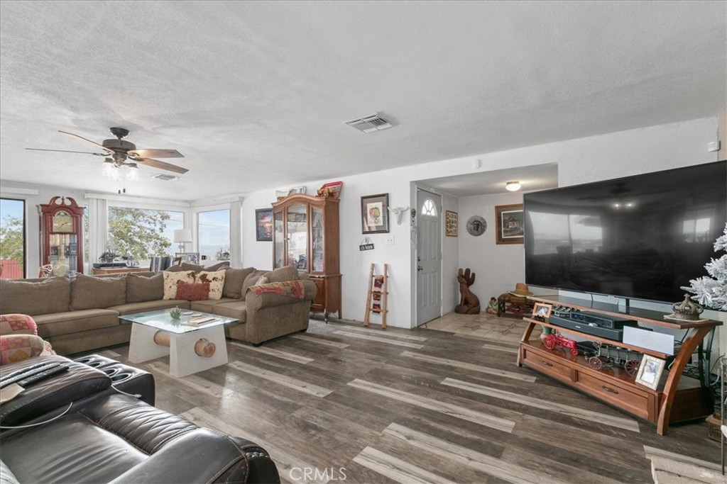 55576 Valley View Road Landers, CA 92285 - Photo 4 of 40 Gallery Image 4